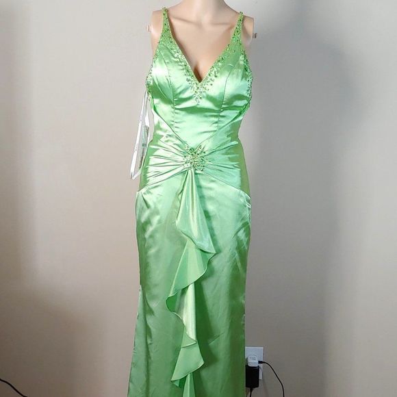 NWT Sexy Evening Gown Prom Dress by Extreme Prom - Picture 1 of 5